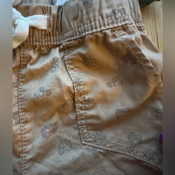 The Children’s Place Toddler Boys Graphic Tshirt H&M Khaki Shorts Tractor Print - Picture 5 of 11